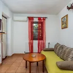 Apartman Pet Friendly Apartment In Njivice *