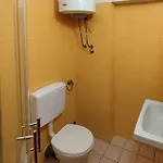 Pet Friendly Apartment In Njivice *