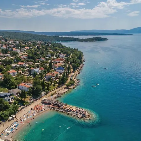 Pet Friendly Apartment In Njivice