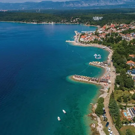 Pet Friendly Apartment In Njivice Njivice